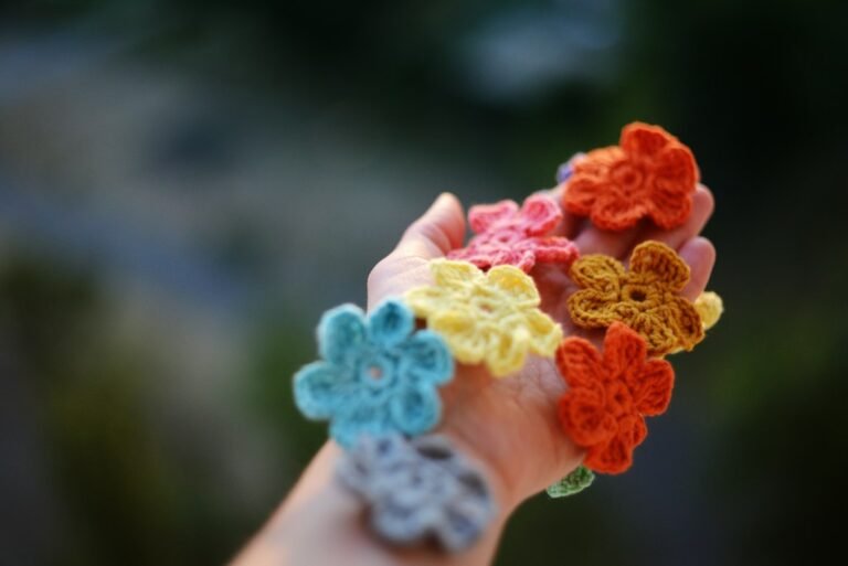 Simple Parten Easy Crochet Flower Pattern: 5-Petal Beginner Tutorial
