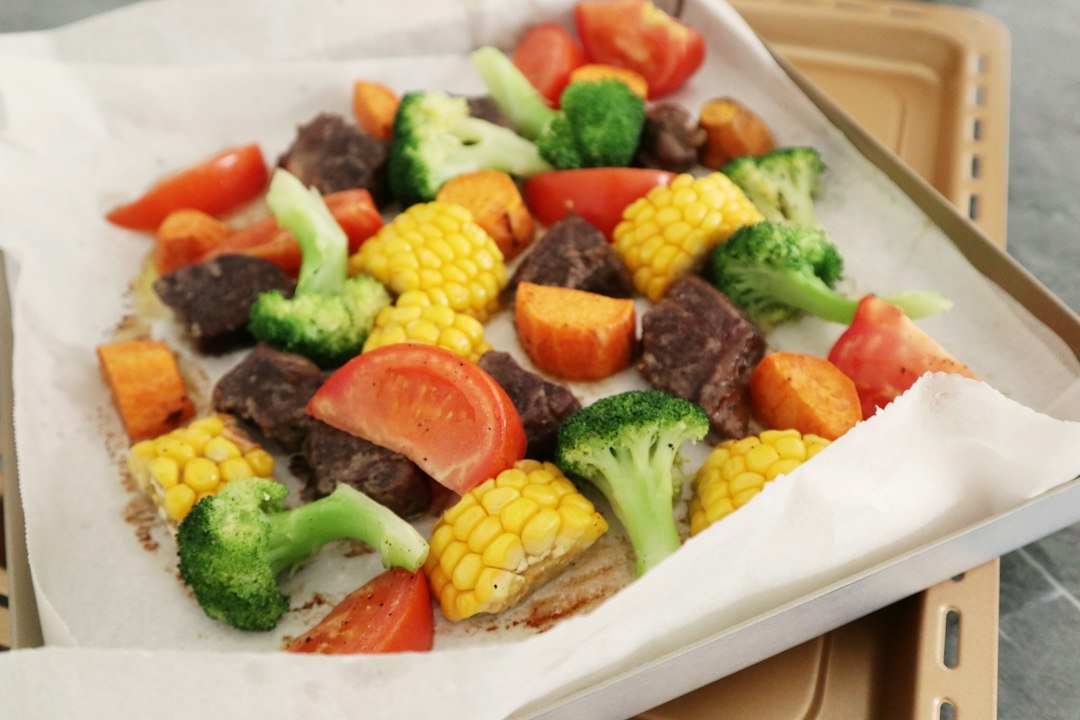 Easy sheet pan sausage and vegetables with peppers and zucchini